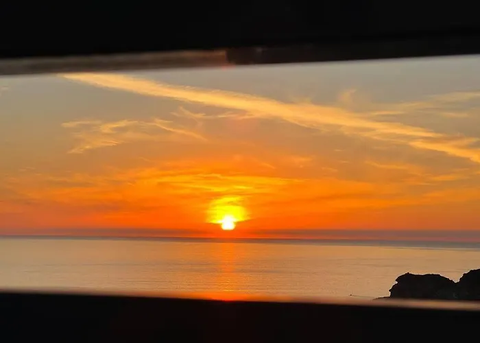 Stunning Sunset Ocean View Apt.